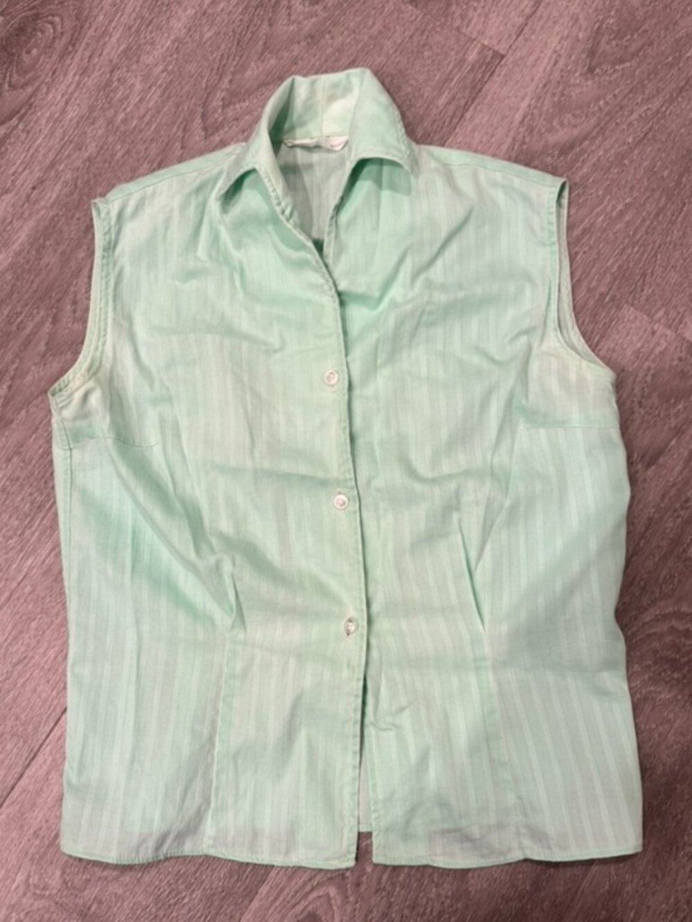 Vintage Mint Green Sleeveless Button-Up Blouse | Size xs-s
